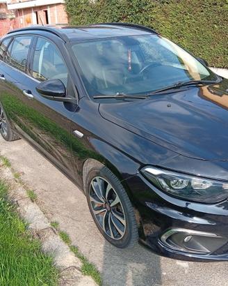 Fiat tipo lounge 1.6 nera cerchi in lega 2017