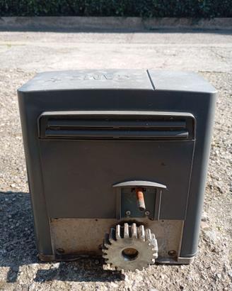 Motore per cancello scorrevole