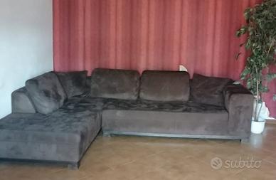 divano grande per casa o ufficio