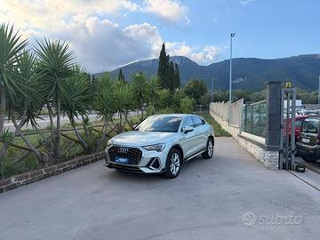 AUDI - Q3 - 35 TDI S tronic S line edition