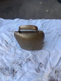 campanaccio per animale  al pascolo 