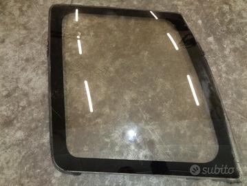 VETRO POSTERIORE SINISTRO FISSO TROOPER 2000