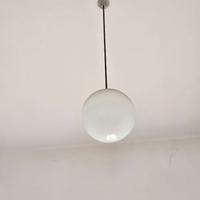 Lampada a sospensione con sfera opalina anni '60