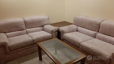 divani da due e tre posti in tessuto