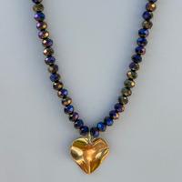 Collana realizzata a mano.