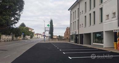Negozio di 107 mq fronte strada a Montebelluna