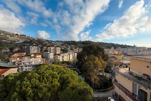 Bilocale con ampio terrazzo da ristrutturare