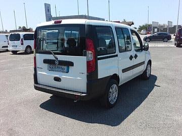 fiat doblo MJT vettura con 5 posti