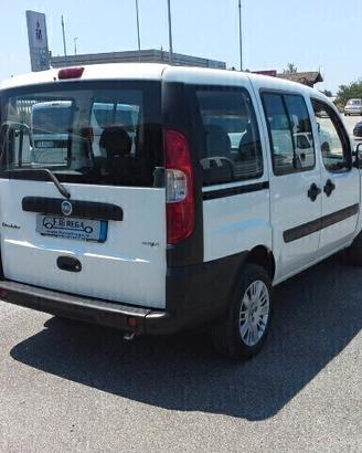 fiat doblo MJT vettura con 5 posti