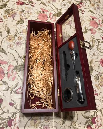 Cassetta in legno per vino con set sommelier