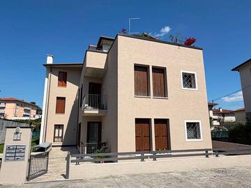 Appartamento di 73 m² con 3 locali e box auto a Ba