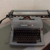 Macchina da scrivere vintage Olivetti Linea 88 