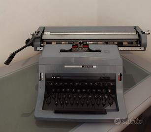 Macchina da scrivere vintage Olivetti Linea 88 