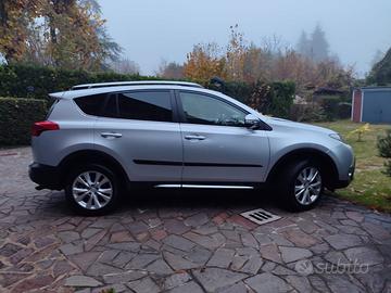 Rav4 IV 2013 Rav4 2.2 d-cat Lounge 4wd 150cv autom