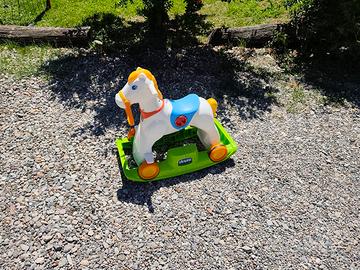 cavallo a dondolo 