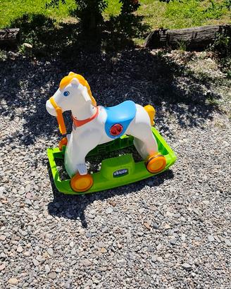 cavallo a dondolo 