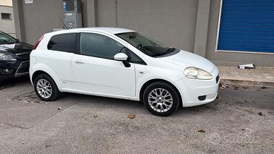 Fiat grande punto van autocarro