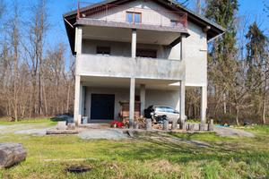 Casa con 16000mq di terreno