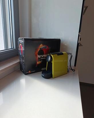 Macchina caffè Nespresso Essenza mini