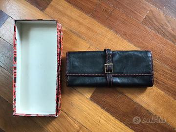 Elegantissimo portagioie da viaggio in pelle nera