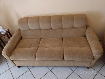 DIVANO LETTO E POLTRONE 