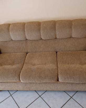 DIVANO LETTO E POLTRONE 