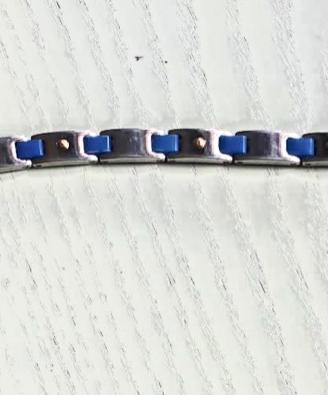 Bracciale in acciaio con inserti blue
