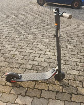 monopattino ninebot es2 