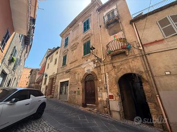 5 LOCALI A ANAGNI