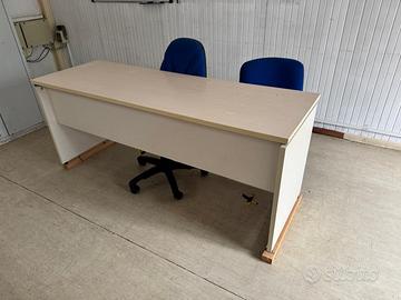 Scrivania/tavolo meeting