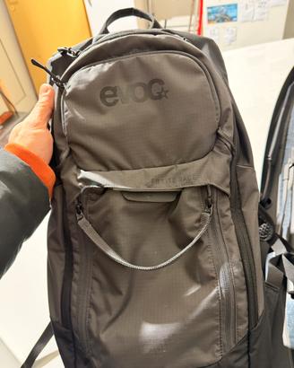 Zaino EVOC FR Lite Race + Sacca Idrica 2L –