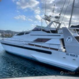 Barca imbarcazione fly brige