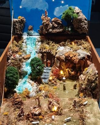 Presepe in cassetta di legno