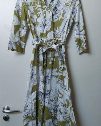 Abito lungo chemisier bianco e verde a fiori