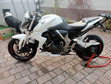 CB 1000