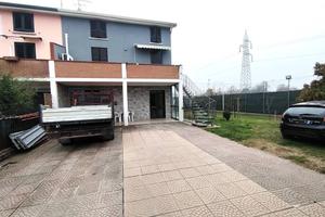 Villetta a schiera di 211 m² con più di 5 locali e