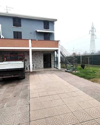 Villetta a schiera di 211 m² con più di 5 locali e