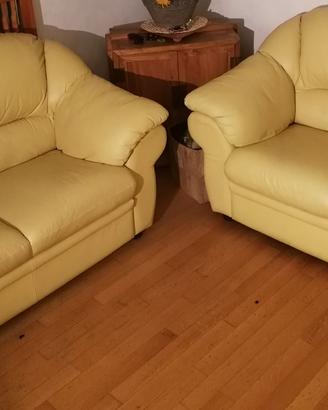 Divani in pelle gialli