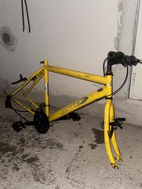 Bicicletta esoscheletro