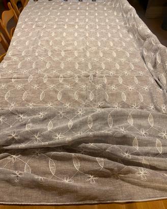 Tenda singola con decorazione