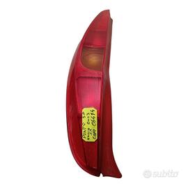 STOP FANALE POSTERIORE SINISTRO FIAT Punto Berlina