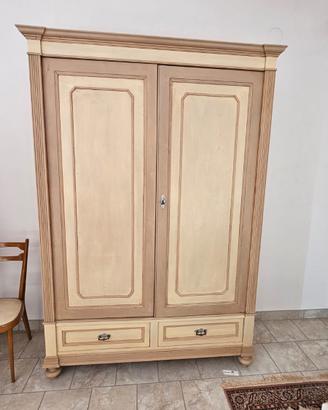 Guardaroba in legno