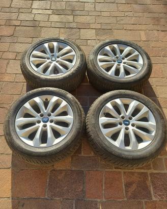 Gomme invernali complete di cerchi in lega