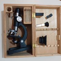 Microscopio professionale