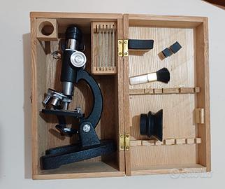 Microscopio professionale