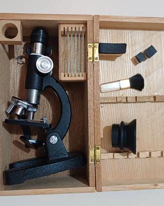 Microscopio professionale