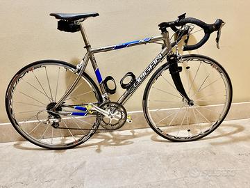 Bici strada in titanio