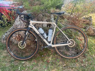 Gravel in carbonio Rose Backroad