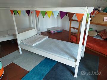 Lettino a baldacchino IKEA 160x70 con materasso