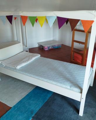 Lettino a baldacchino IKEA 160x70 con materasso